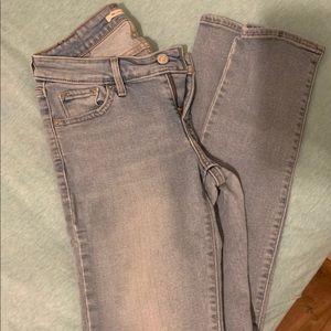 Levi’s 811 jeans